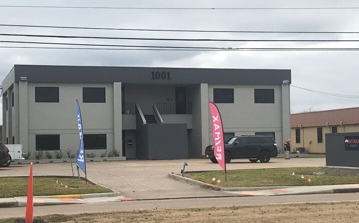 Pictures of Office property located at 1001 W Baker Rd, Baytown, TX 77521 for lease - image #1