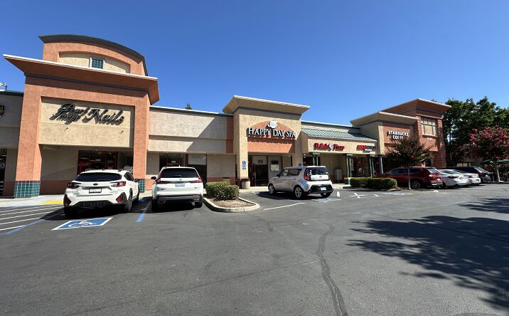 Pictures of Retail property located at 2121 Natomas Crossing Dr, Sacramento, CA 95834 for lease - image #1
