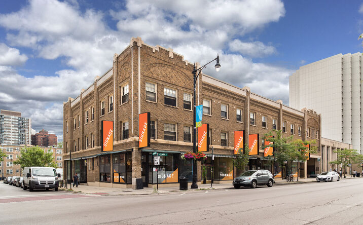 Pictures of Retail, Restaurant property located at 2653 N Clark St, Chicago, IL 60614 for lease - image #1