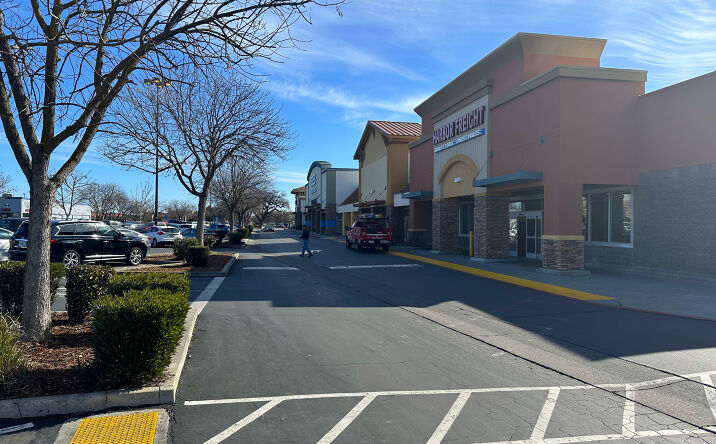 Pictures of Retail property located at 1376 E Main St, Woodland, CA 95776 for lease - image #1