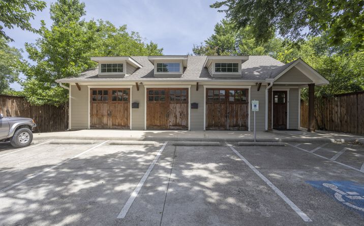 Pictures of Office property located at 303 E Broad St, Mansfield, TX 76063 for lease - image #1