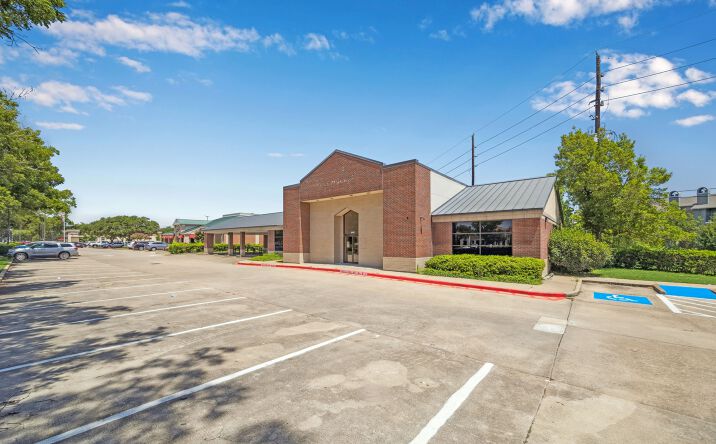 Pictures of Retail property located at 2455 Hwy 6, Sugar Land, TX 77478 for lease - image #1