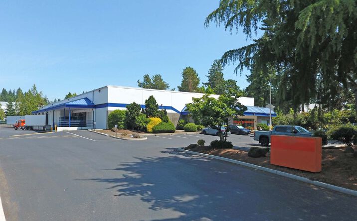 Pictures of Retail, Industrial property located at 10100 SW Commerce Cir, Wilsonville, OR 97062 for lease - image #1
