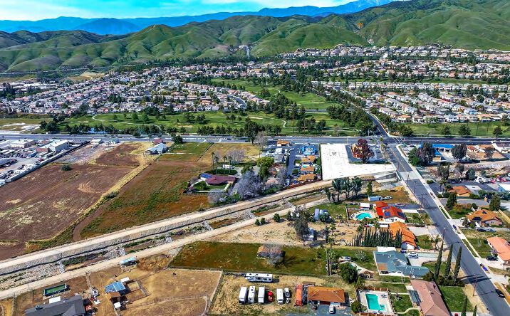 Pictures of Land property located at 33281 Yucaipa Blvd, Yucaipa, CA 92399 for lease - image #1