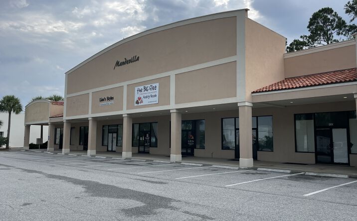 Pictures of Retail property located at 125 Shoppers Way, Brunswick, GA 31525 for lease - image #1