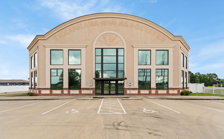 Pictures of Office property located at 114 E 49th St, Texarkana, AR 71854 for lease - image #1