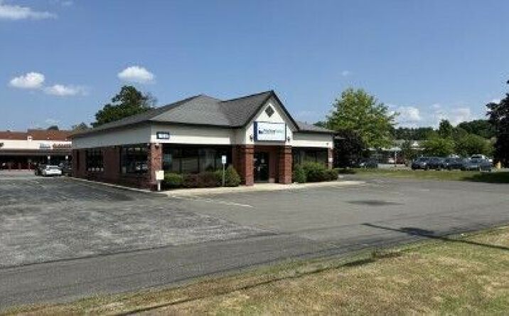 Pictures of Office property located at 1685 US-9, clifton park, NY 12065 for lease - image #1