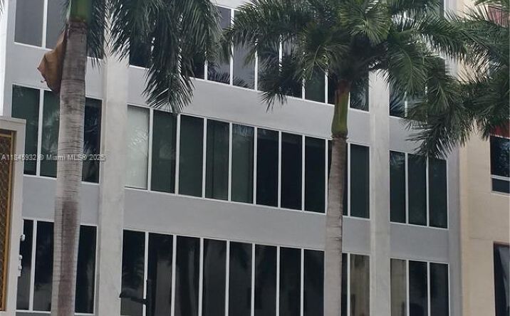 Pictures of Office property located at 1135 Kane Concourse #3rd Floor, Bay Harbor Islands, FL 33154 for lease - image #1