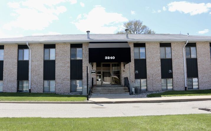 Pictures of Office property located at 3240 Christy Way, Saginaw, MI 48603 for lease - image #1