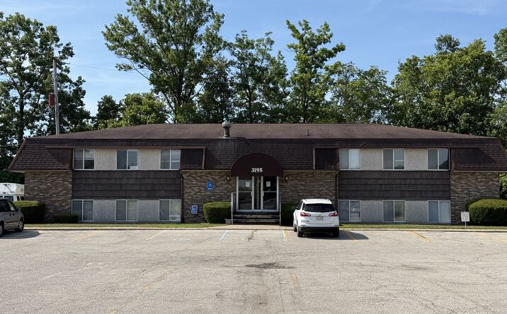 Pictures of Office property located at 3195 Christy Way, Saginaw, MI 48603 for lease - image #1