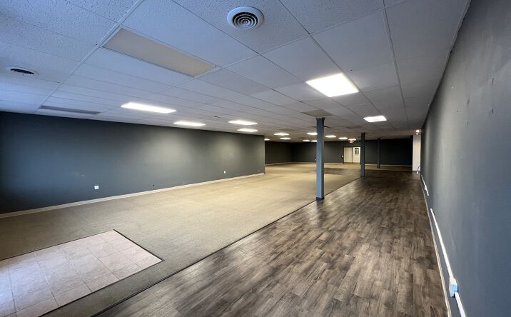 Pictures of Retail, Office, Special Purpose property located at 2928 London Rd, Eau Claire, WI 54701 for lease - image #1