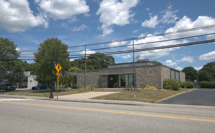 Pictures of Retail, Restaurant property located at 43 Pennsylvania Ave, East Lyme, CT 06357 for lease - image #1