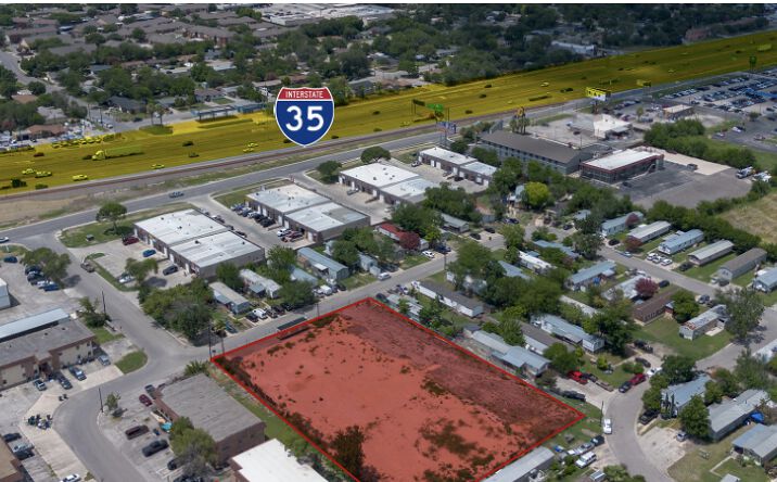 Pictures of Land property located at 943 King Arthur, New Braunfels, TX 78130 for lease - image #1
