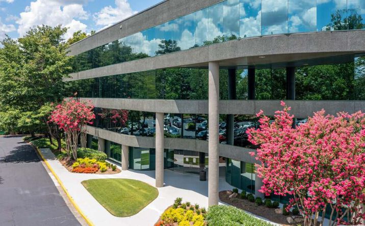Pictures of Office property located at 5555 Triangle Parkway, Peachtree Corners, GA 30092 for lease - image #1