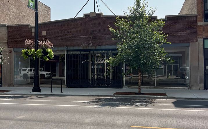 Pictures of Retail property located at 3044 N Lincoln Avenue, Chicago, IL 60657 for lease - image #1