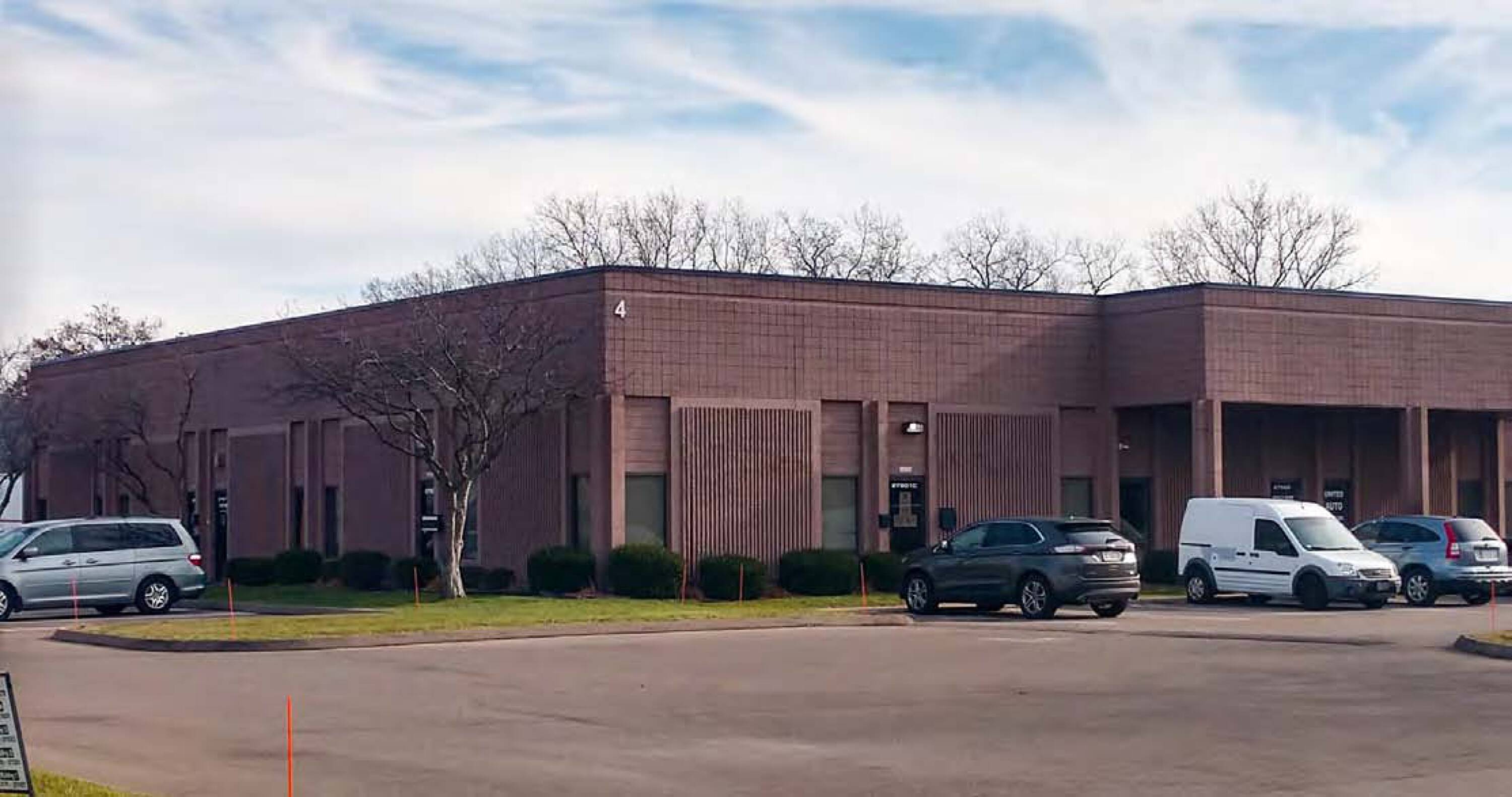 2747527603 Schoolcraft Road, Livonia, MI 48150