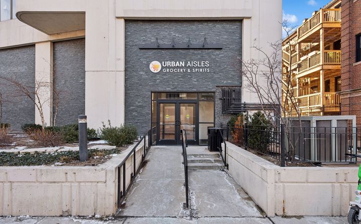 Pictures of Retail property located at 3930 N Pine Grove Avenue C-2, Chicago, IL 60613 for lease - image #1