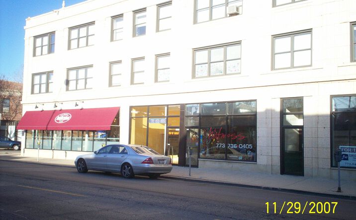 Pictures of Retail property located at 4431 N Milwaukee Avenue, Chicago, IL 60630 for lease - image #1