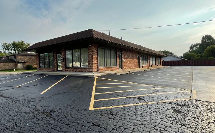 Pictures of Office property located at 613 Front Street, McHenry, IL 60050 for lease - image #1